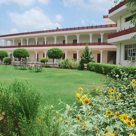 Regenta Resort Shyam Bharatpur Bagian luar foto