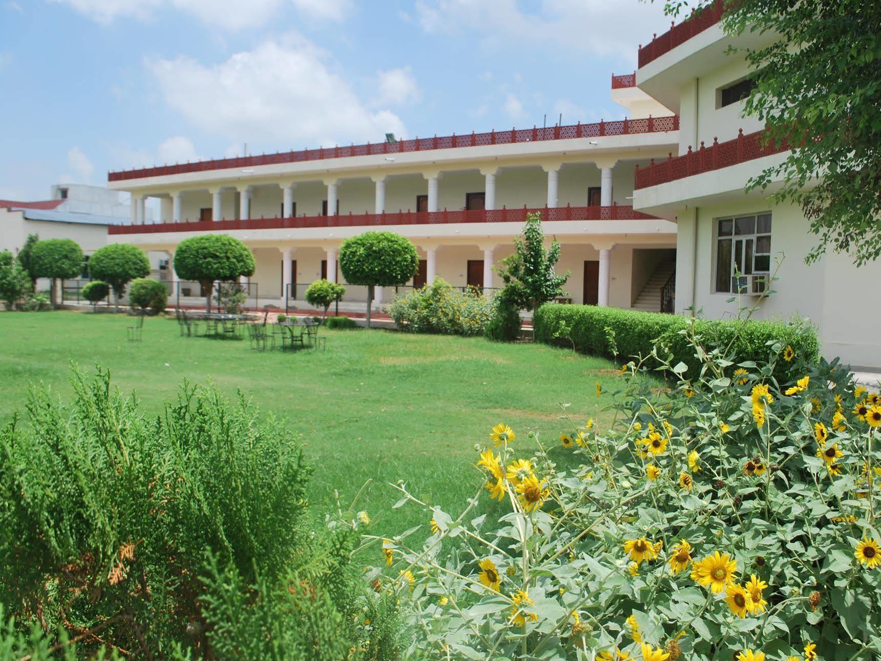 Regenta Resort Shyam Bharatpur Bagian luar foto